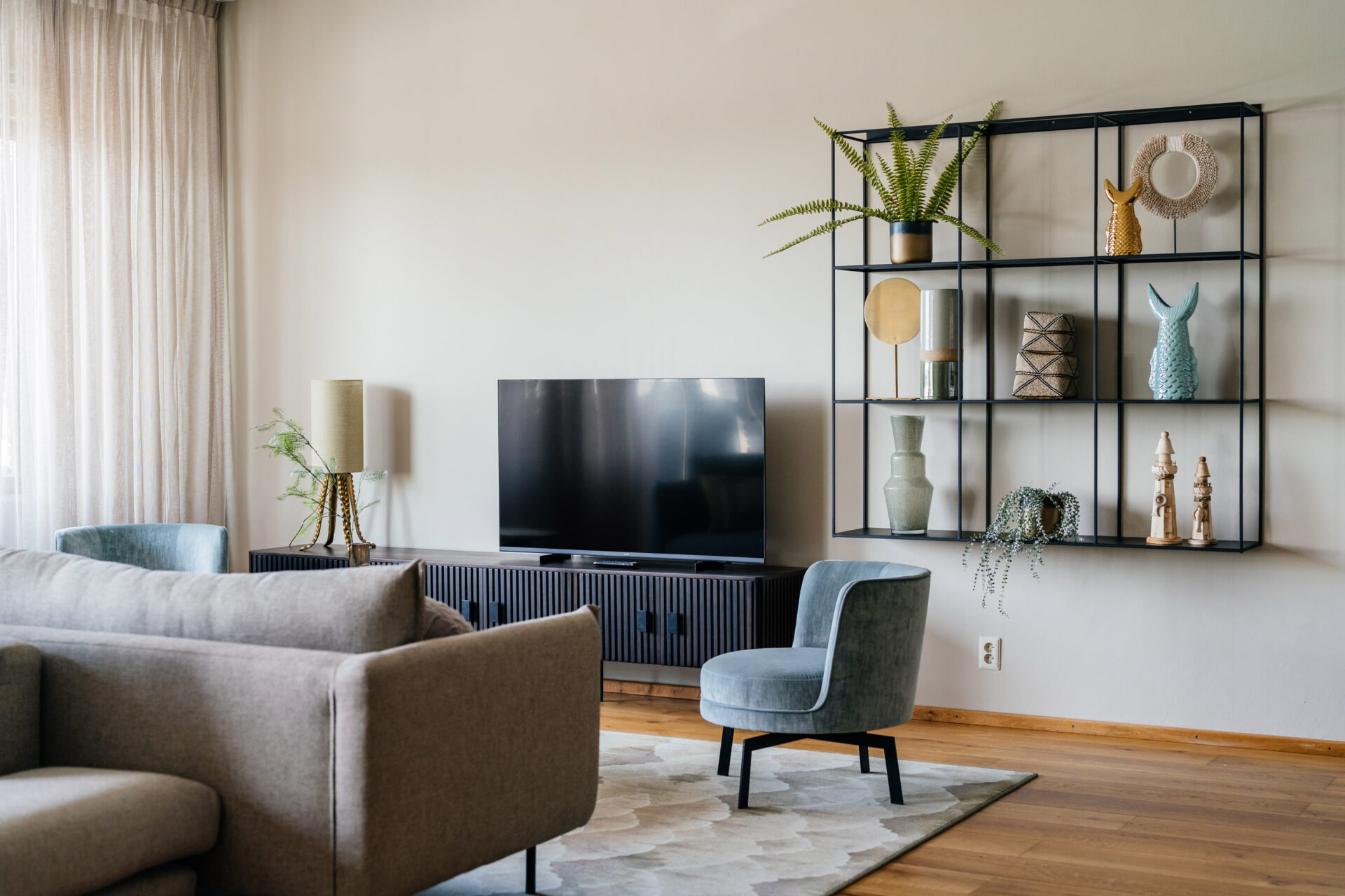 Featured image for “Bizstay”